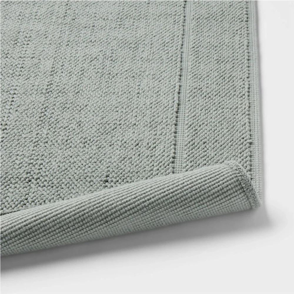 THRESHOLD NWT spa plush bath mat -sage green -21x34